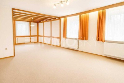 ** Mehrgenerationenhaus oder Wohnen und Gewerbe in einem **