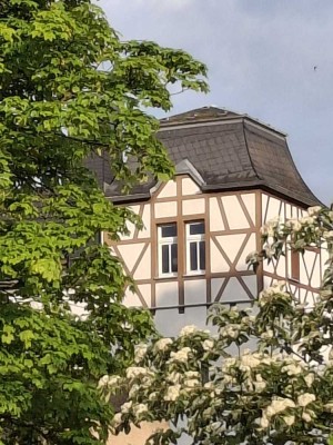 Hoch hinaus ins Dachgeschoss! - Hübsche 2-Raum in bester Lage