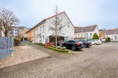 Schönes 5 Zimmerhaus mit Garten und Parkplatz in ruhiger Lage mitten in Offenbach