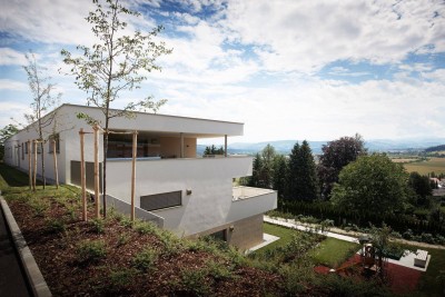 Lebensqualität pur: Ihre Gartenwohnung mit Blick bis zum Traunstein