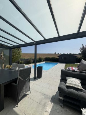 Geräumiges, modernes Einfamilienhaus mit gehobener Innenausstattung und Pool in Büdingen