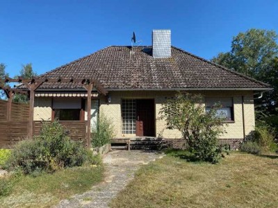 Einfamilienhaus im Stil eines Walmdachbungalow in schöner Wohnlage