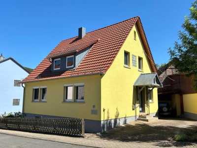 Wohlfühlhaus: Modernisiertes Einfamilienhaus mit Nebengebäude und PV-Anlage!
