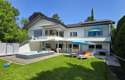 Traumhafte Villa - NEUER PREIS - mit klimatisierten Räumen und Pool in bester Lage von Offenburg-Ost