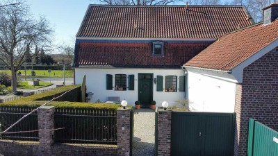 Seltene Gelegenheit:Denkmalwohnung zwischen Meerbusch und Krefeld