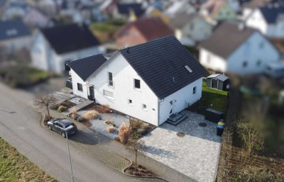 Wohlfühlen ab dem ersten Moment - Modernes Einfamilienhaus mit Einliegerwohnung in Reichelsheim