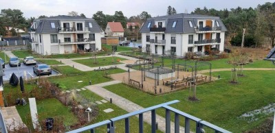 Erstbezug, Neubau, provisionsfrei, drei Zimmer im DG mit großer Grünanlage in Hohen Neuendorf