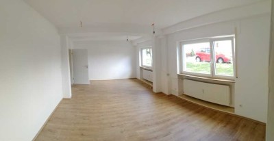 Schöne, geräumige, helle, 2 Zimmer Wohnung in Hofheim (Nord/ Steinberg)