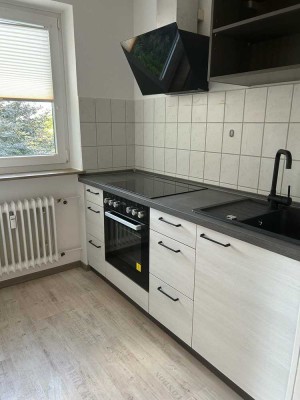 Gemütliche 2-Zimmer Wohnung mit Balkon und neuer Einbauküche in idyllischer Lage