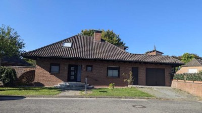 Potenzial ! Angenehmes EFH im Bungalow-Style, Ausbaureserve-DG,Keller,Garage/Carport, Sackgassenlage