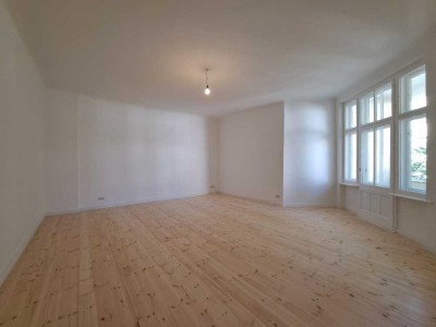 Schöne und leerstehende 3-Zimmer-Wohnung mit Loggia