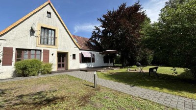 Traumhaftes Einfamilienhaus mit großem Grundstück