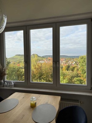 Möblierte Dachgeschosswohnung mit Weitblick über Weinsberg – befristet bis 15.11.2026