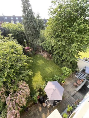 **SAARLANDVIERTEL-Wohnung mit Wohnküche,Balkon, Garten, Holzdielen, Fliesen & Wannebad mit Fenster**