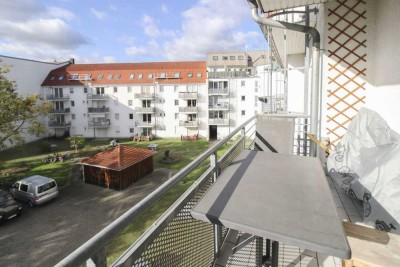 Gepflegte 3-Zi.-Maisonette mit Balkon, Fahrstuhl und TG-Stellplatz in Top-Lage