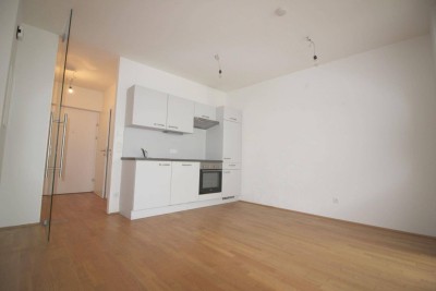 MODERNE 2-ZIMMER-WOHNUNG IN ZENTRALER LAGE MIT BALKON