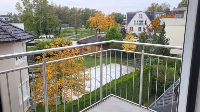 Charmante DG-Wohnung mit 4,5 Zimmern und Balkon in München-Altperlach