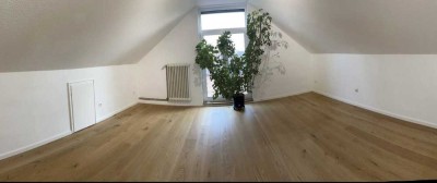 Freistehende EFH mit schönem Garten
