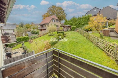 Helle, ruhige Maisonette-Wohnung mit zwei Bädern und schönem sonnigen Balkon