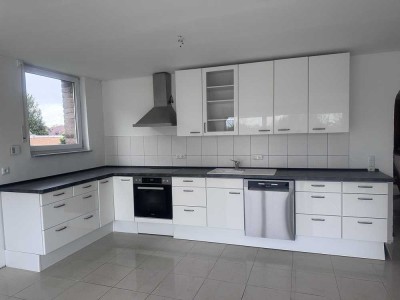 Schöne Maisonette-Wohnung mit großem Balkon am Hariksee