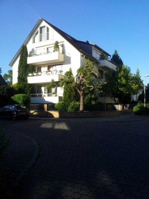 Stilvolle 2-Zimmer-Souterrain-Wohnung in Neu-Isenburg mit EBK