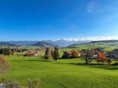 Charmante Dachgeschosswohnung im ehemaligen Schulhaus mit freiem Hochgratblick
 nahe Oberstaufen i