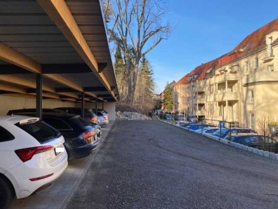 "Wohlfühl" - 2-Zimmer-Wohnung mit Balkon, Parkett und Natursteinböden in Planitz! Carport möglich!