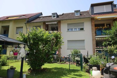 Charmantes Zweifamilien-RMH mit Potenzial in idylischer Lage von F-Unterliederbach mit Garage&Garten