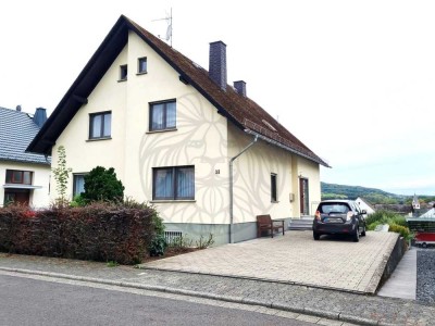 Dornburg: Charmantes Ein-/Zweifamilienhaus in Dornburg