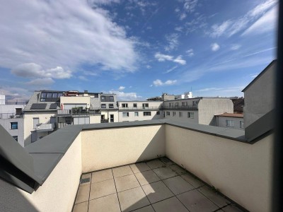 104 m2 / TRAUMHAFTE 4-ZIMMERWOHNUNG mit 2 Balkonen und 2 Bädern in zentraler Lage