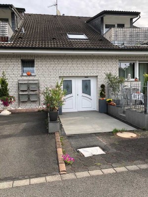 Neuwertige Wohnung mit zwei Zimmern und Balkon in Lohmar
