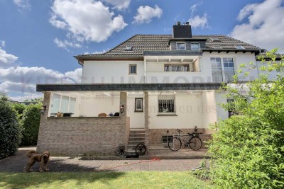 FRANKENFORST: 5 Zimmer-DHH m. ca. 150 qm Wfl. + insgesamt ca. 937 qm Grundstück und 3 Garagen