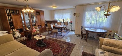 Aus 2 mach 1: 4,5 Zimmerwohnung mit Balkon &  Terrasse
