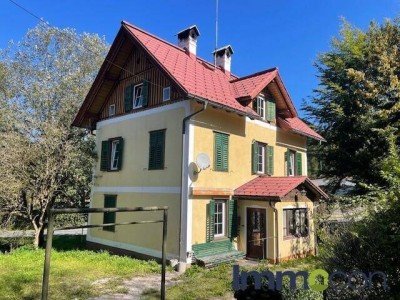 Großes Haus mit Renovierungsbedarf in Bad Goisern!