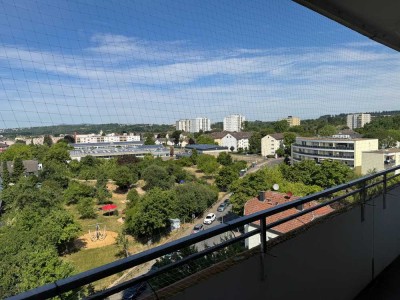 Renovierungsbedürftige 2 Zimmer Wohnung im 7.OG mit schöner Fernsicht