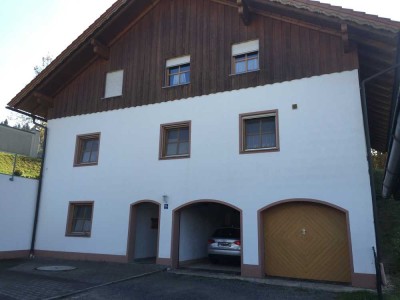 Großzügige 5,5-Zimmer-DG-Wohnung mit Balkon in Vilshofen, Sandbach