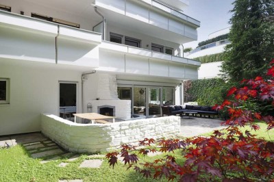 Großzügiges Haus im Haus mit Blick über den Herzogpark