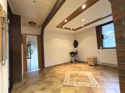 Gemütliches Einfamilienhaus mit 110 m² Wohnfläche und traumhaftem 800 m² Garten.