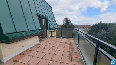 Sanierungsbedürftige 4-Zimmer Terrassen-Wohnung mit viel Potenzial!