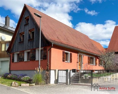 Historisches Anwesen mit teils ausgebauter Scheune und Schrebergarten!