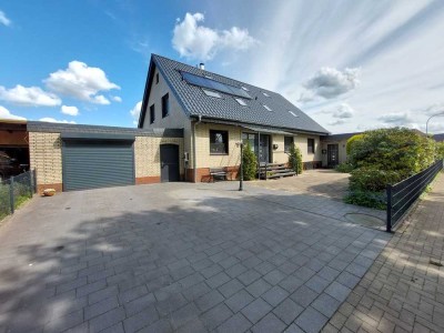 Traumhaus mit Pool und eigenständiger Einliegerwohnung in Hohenlockstedt sucht neue Bewohner