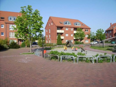 Helle 2-ZKBB, Einbauküche, reservierter Stellplatz in Hermsdorf (Börde)