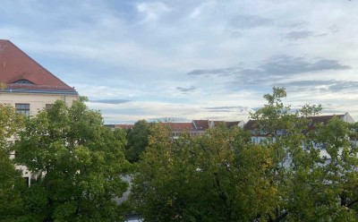*Schicke DG-Wohnung zum fairen Preis* Toller Blick, Laminat, EBK, AR...!