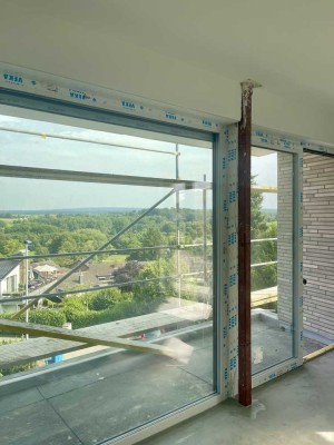 Erstbezug! Panoramablick! Exklusive 3 Zimmer Wohnung mit grandiosem Panoramablick ins Grüne