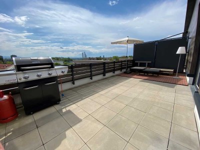 Neuwertige, möblierte 2,5-Raum-Penthouse-Wohnung mit Dachterrasse und Einbauküche in Grenzach-Wyhlen