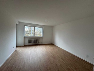 Schöne helle 3-ZKB Wohnung mit Balkon ab 01.03.2025 zu vermieten