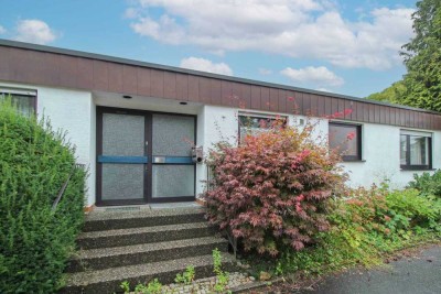 Familienidylle in Nürtingen: Freistehendes EFH mit Garten & 2 Garagen
