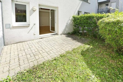 Provisionsfrei! Rendite: 3,5%: noch 1,5 Jahre vermietet-südseitiger Townhouse-Gartentraum/Ruhelage