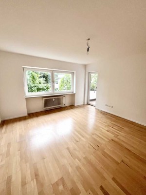 Frisch renovierte 2-Zimmer-Wohnung mit Balkon in Zerzabelshof – Nähe Tiergarten