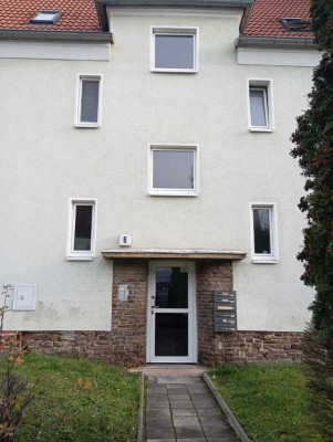 Wohlfühl -Wohnung im 1.OG mit Einbauküche